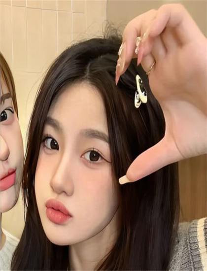 深度影评 文化研究者眼中的侯门婢女升职记的导演风格与创作特点